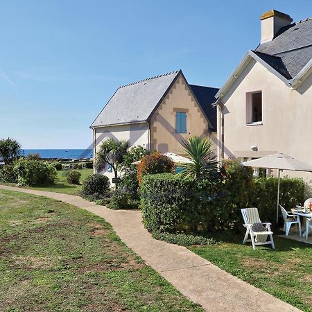 LocaLise - Maison E2 au Guilvinec - A 20m de la mer avec jardin et piscine - Tout à pied, plage, port, centre commerces, marché - Wifi inclus - Vue mer de la chambre - Animaux bienvenus - Linge de lit inclus Exterior foto