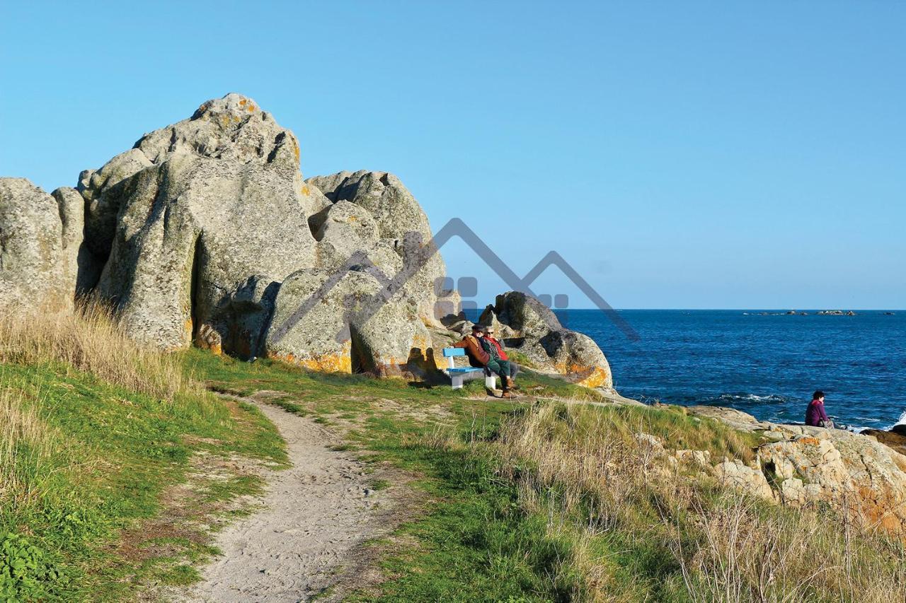 LocaLise - Maison E2 au Guilvinec - A 20m de la mer avec jardin et piscine - Tout à pied, plage, port, centre commerces, marché - Wifi inclus - Vue mer de la chambre - Animaux bienvenus - Linge de lit inclus Exterior foto